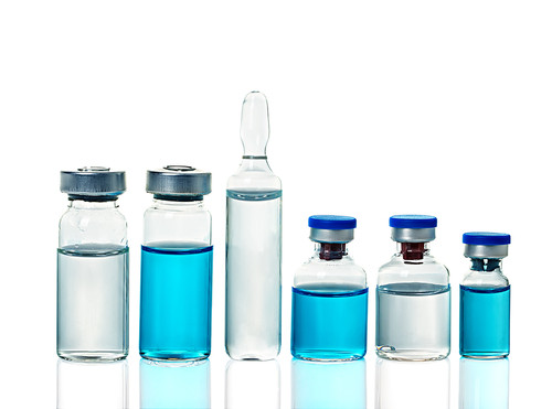 Ampoules et flacons remplis